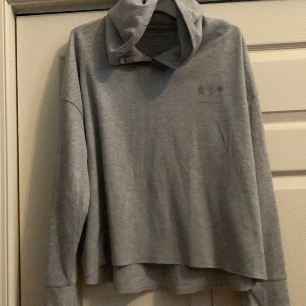 American Eagle lightweight hoodie